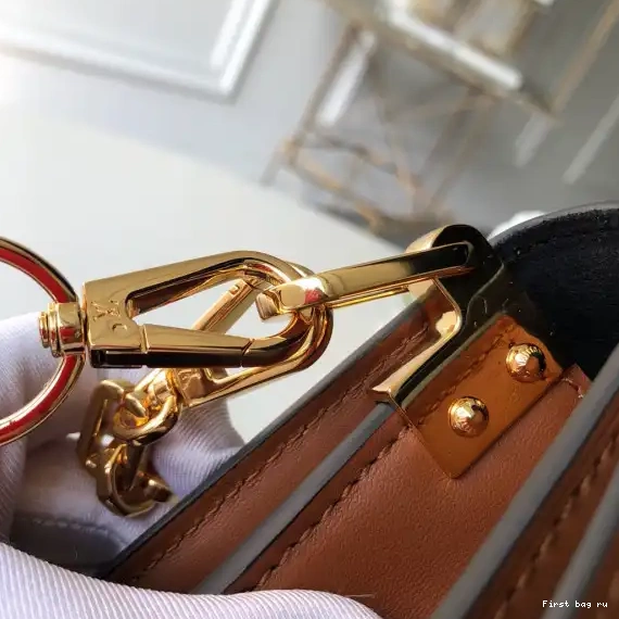 Frstbag ru Louis Spring Vuitton Show） Dauphine Mini（2019 0520